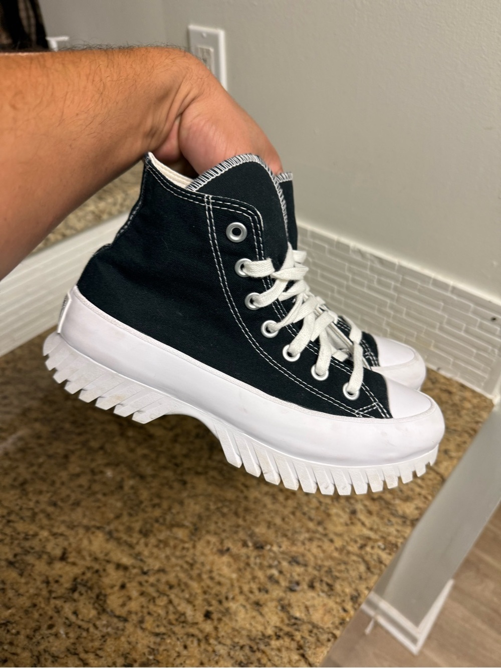 Converse Chuck Taylor All Star Lugged Black Platform Sneaker Women Size 6.5 Used